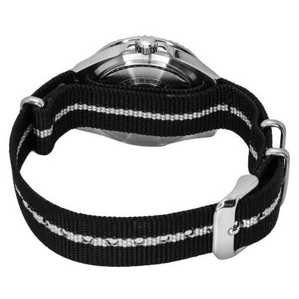 Orologio da uomo Casio analogico standard con cinturino in tessuto quadrante nero al quarzo MDV-10C-1A2