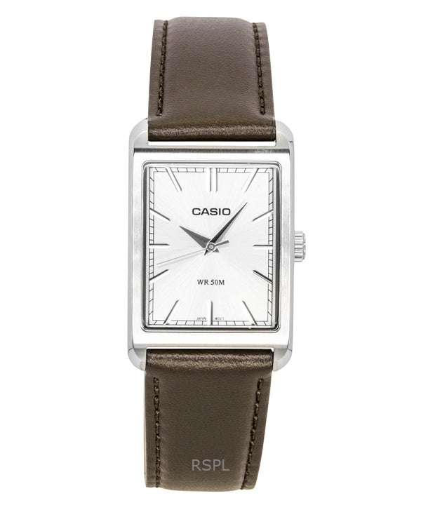 Orologio da uomo Casio analogico con cinturino in pelle e quadrante argentato, movimento al quarzo, modello MTP-B215L-7AV.