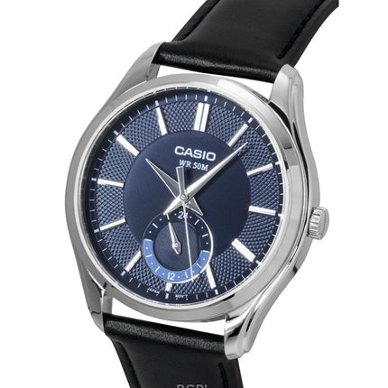 Orologio da uomo Casio analogico con cinturino in pelle e quadrante blu, movimento al quarzo, modello MTP-B315L-2AV.
