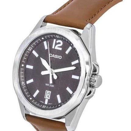 Orologio da uomo Casio analogico standard con cinturino in pelle quadrante marrone al quarzo MTP-E725L-5A