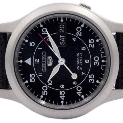 Orologio da uomo automatico Seiko 5 con quadrante nero militare ricondizionato SNK809K2