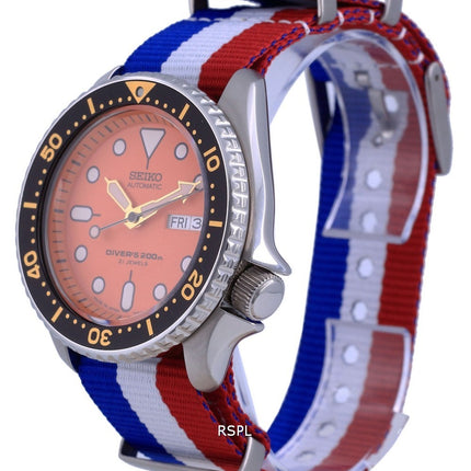 Orologio da uomo in poliestere SKX011J1-var-NATO25 200M di Seiko Automatic Diver&#39;s Japan Made