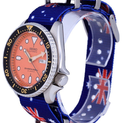 Orologio da uomo in poliestere SKX011J1-var-NATO30 200M di Seiko Automatic Diver&#39;s Japan Made