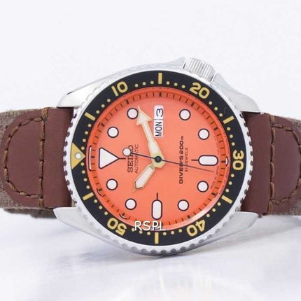 Orologio da uomo Seiko Automatic Diver con cinturino in pelle SKX011J1-NS1 200M