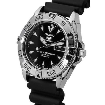 Orologio da uomo Seiko 5 Sports con cinturino in gomma e quadrante nero automatico SNZB33J2 100M