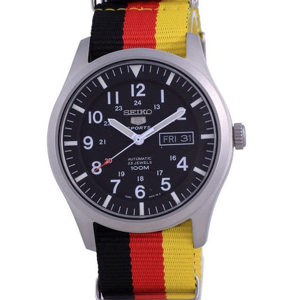 Orologio da uomo automatico Seiko 5 Sports in poliestere SNZG15K1-var-NATO26 100M