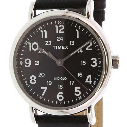 Orologio da uomo Timex Weekender quadrante nero cinturino in pelle al quarzo TW2T30700