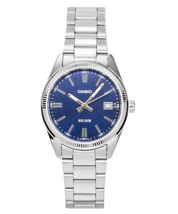 Orologio Casio analogico unisex con quadrante blu e movimento al quarzo, modello UTP-1302PD-2A1V, in acciaio inossidabile.