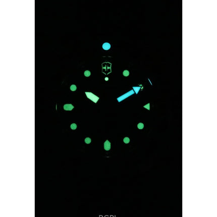 Orologio da uomo Victorinox Dive Pro con cinturino in gomma e quadrante blu, al quarzo, subacqueo 241991, 300 m