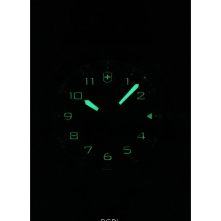 Orologio da uomo Victorinox Swiss Army con cinturino in pelle e quadrante blu al quarzo 242040 100M