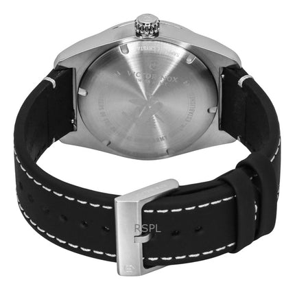 Orologio da uomo Victorinox Swiss Army con cinturino in pelle e quadrante nero al quarzo 242041 100M