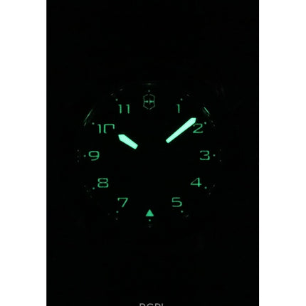 Orologio da uomo Victorinox Swiss Army Cronografo con cinturino in pelle e quadrante blu al quarzo 242047 100M