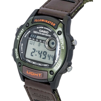 Orologio unisex Casio Standard Digital con cinturino in pelle e tessuto al quarzo W-220HF-3AV