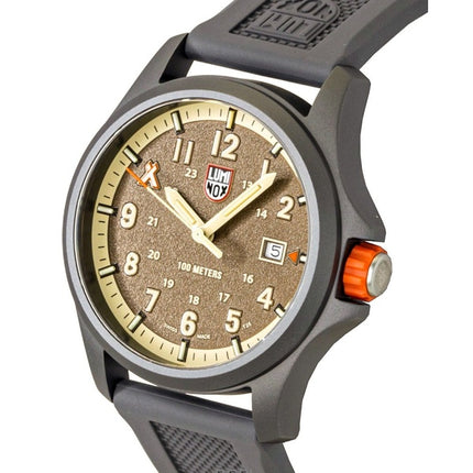 Orologio da uomo Luminox Bear Grylls Survival Land con cinturino in gomma e quadrante marrone al quarzo XB.3716 100M