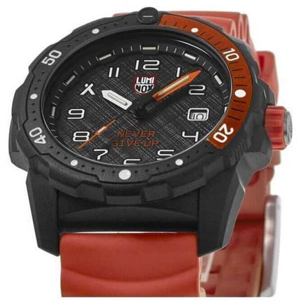 Orologio da uomo Luminox Bear Grylls Survival Never Give Up in edizione limitata quadrante nero al quarzo Diver XB.3729.NGU 200M