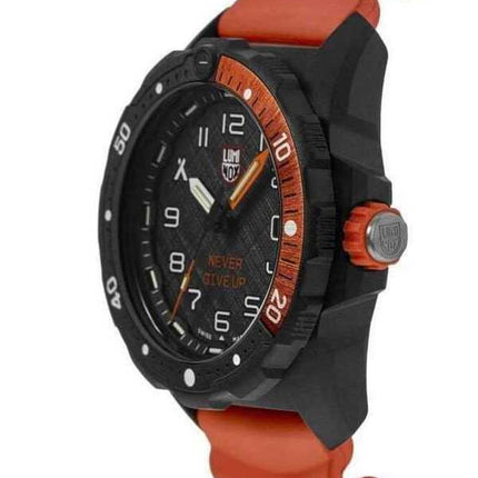 Orologio da uomo Luminox Bear Grylls Survival Never Give Up in edizione limitata quadrante nero al quarzo Diver XB.3729.NGU 200M