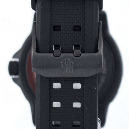 Orologio da uomo Luminox Land Recon Point Man serie 8820 Swiss Quartz 200M XL.8821.KM