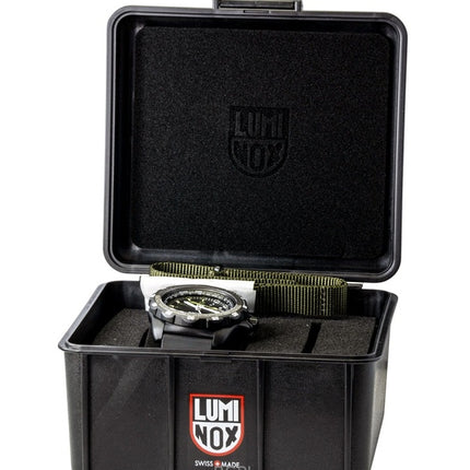 Orologio da uomo Luminox Recon Nav Spec GMT con cinturino in gomma e quadrante nero, al quarzo, subacqueo XL.8837.SET 200M