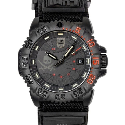 Orologio da uomo Luminox Navy Seal Pirate Limited Edition con quadrante nero al quarzo e autonomia 200M XS.3051.PIR.LE