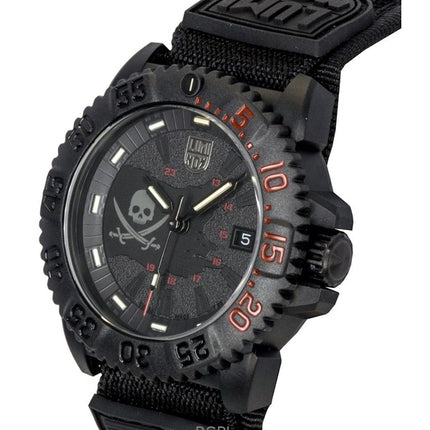 Orologio da uomo Luminox Navy Seal Pirate Limited Edition con quadrante nero al quarzo e autonomia 200M XS.3051.PIR.LE