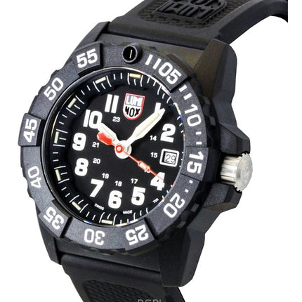 Orologio da uomo Luminox Navy Seal con cinturino in gomma e quadrante nero, al quarzo, subacqueo XS.3501.F 200M